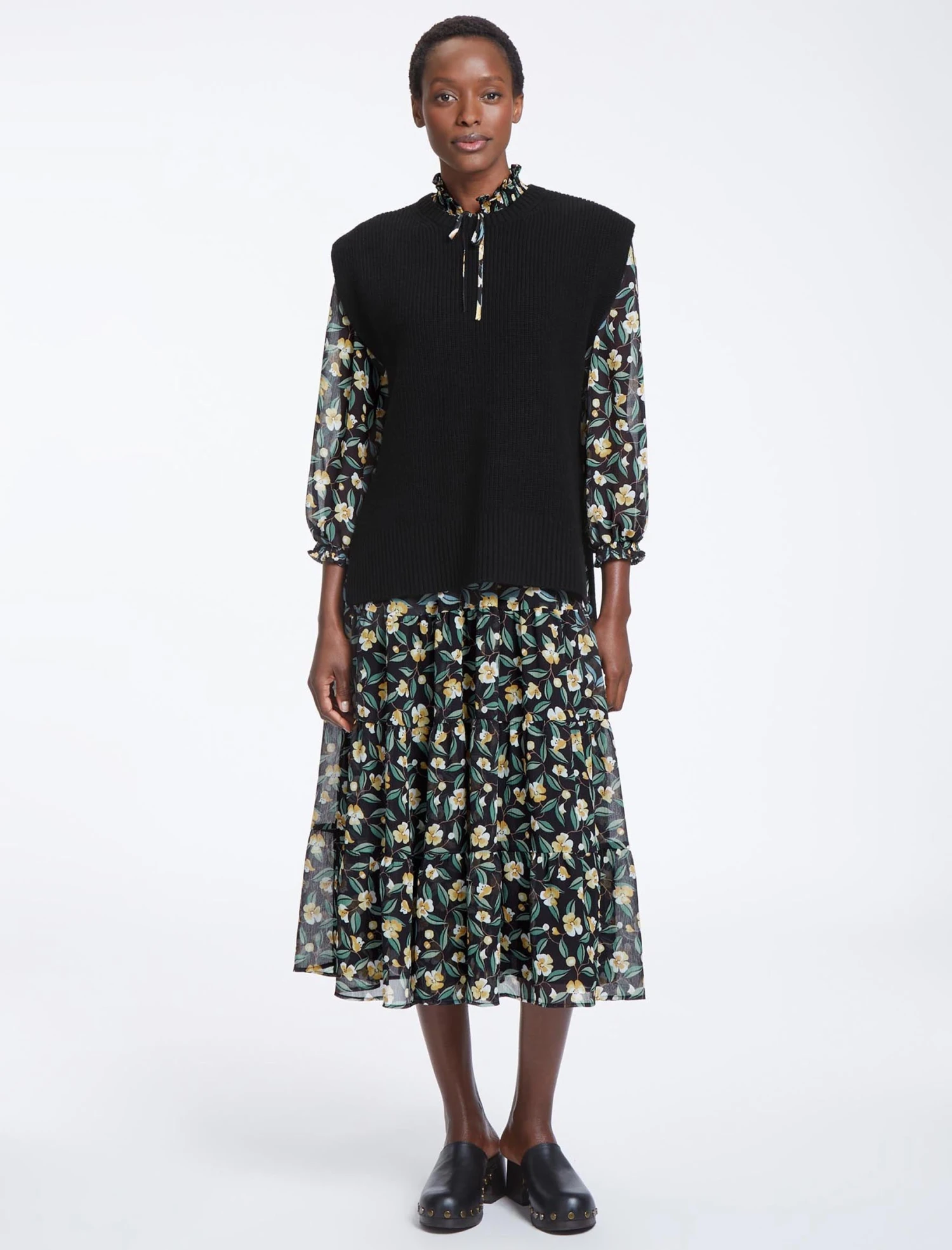 Janice Wool Round Neck Sleeveless Jumper - Black 7 Janice Wool Round Neck Sleeveless Jumper - Black - Image 5