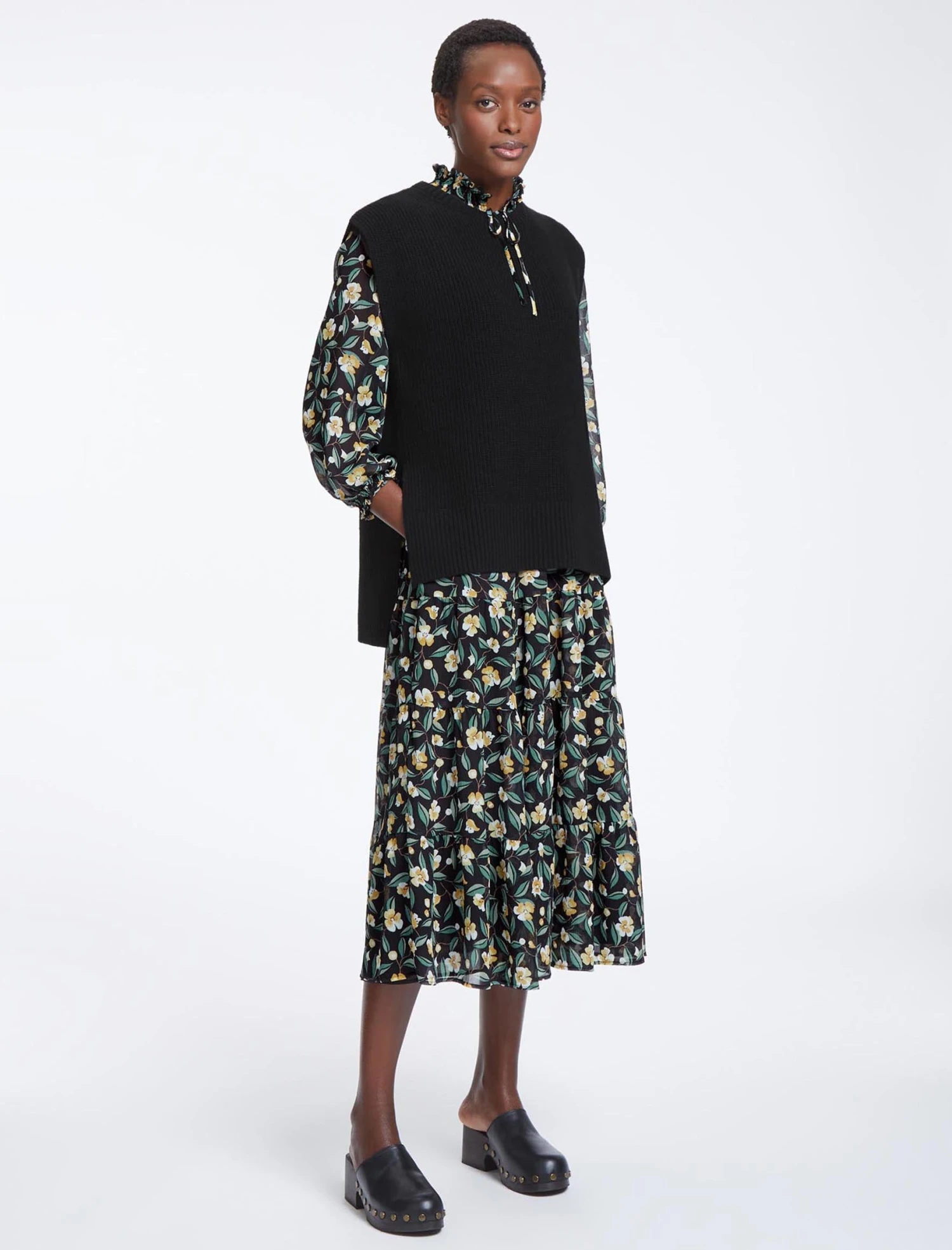 Janice Wool Round Neck Sleeveless Jumper - Black 4 Janice Wool Round Neck Sleeveless Jumper - Black - Image 2