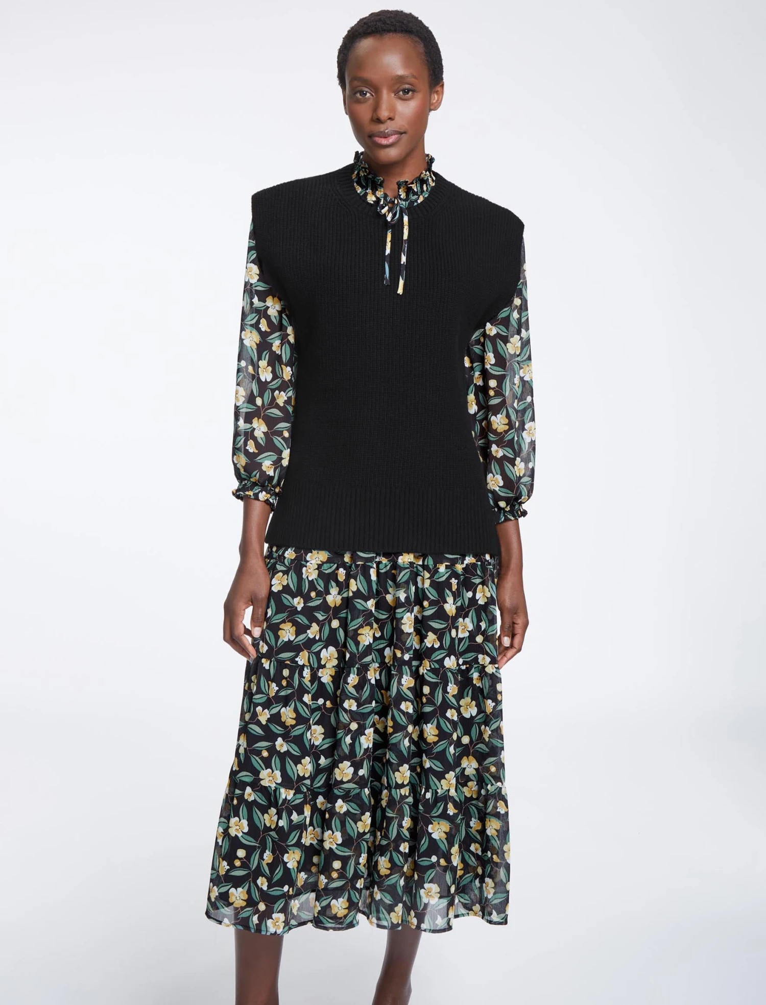 Janice Wool Round Neck Sleeveless Jumper - Black 8 Janice Wool Round Neck Sleeveless Jumper - Black - Image 6