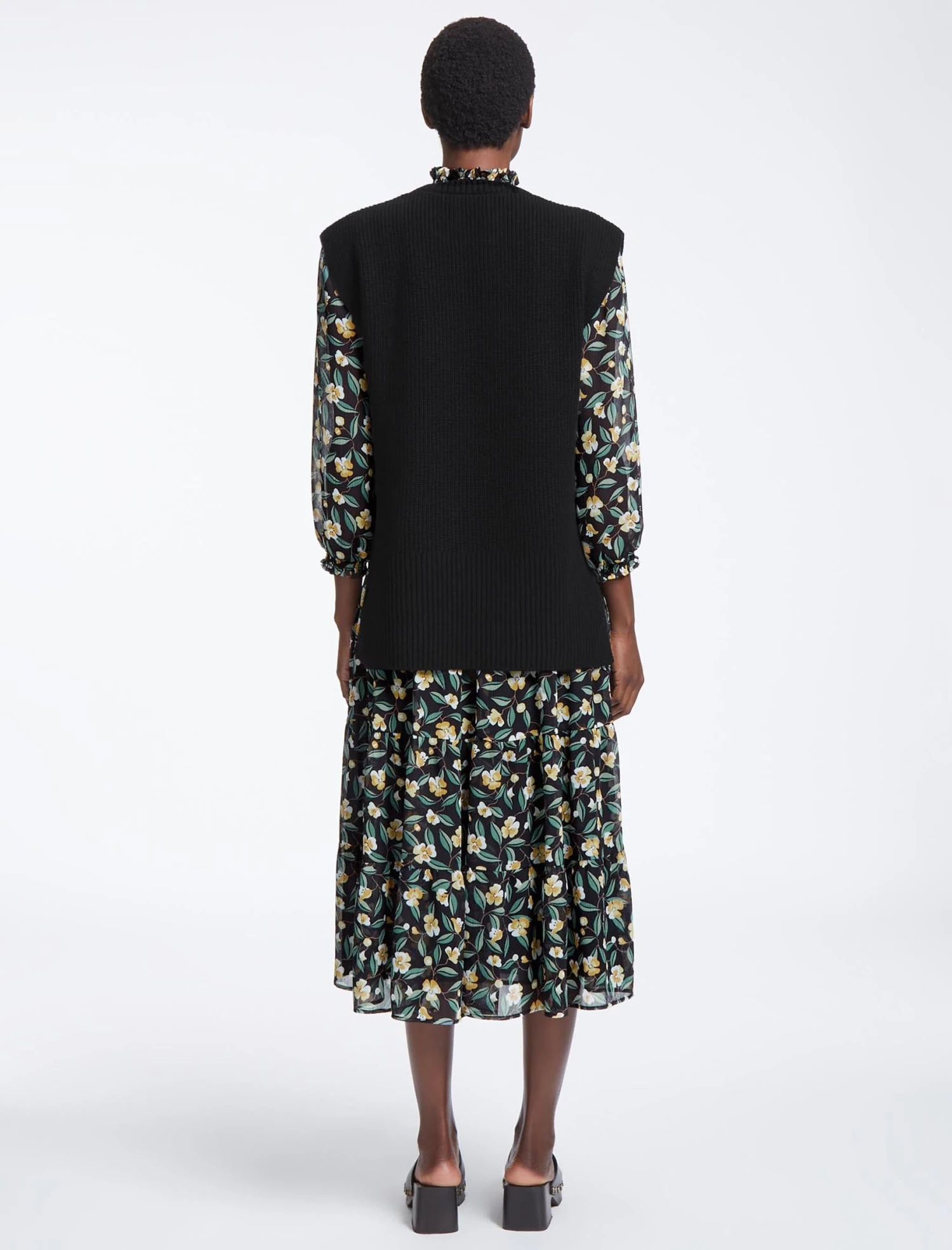 Janice Wool Round Neck Sleeveless Jumper - Black 9 Janice Wool Round Neck Sleeveless Jumper - Black - Image 7