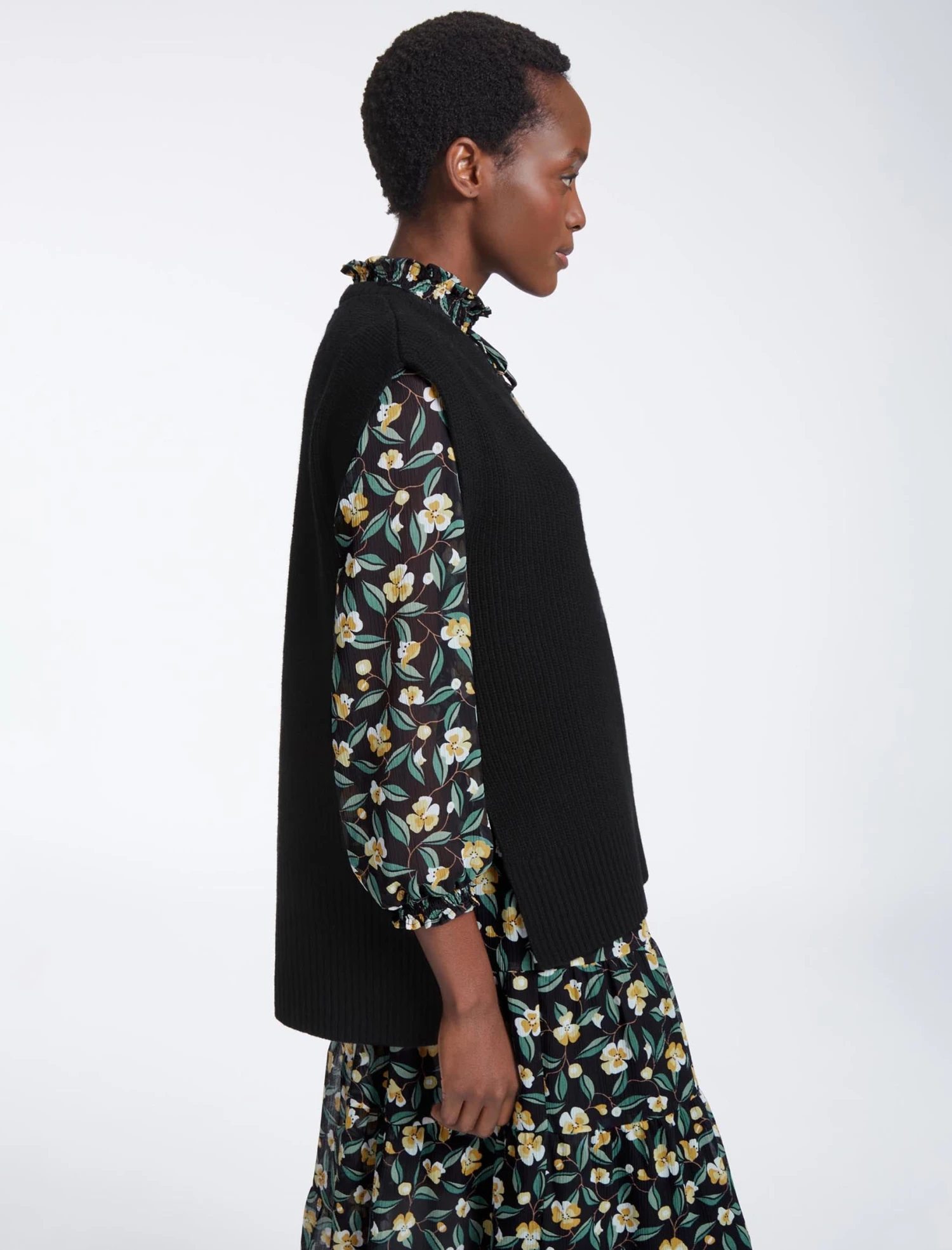 Janice Wool Round Neck Sleeveless Jumper - Black 6 Janice Wool Round Neck Sleeveless Jumper - Black - Image 4