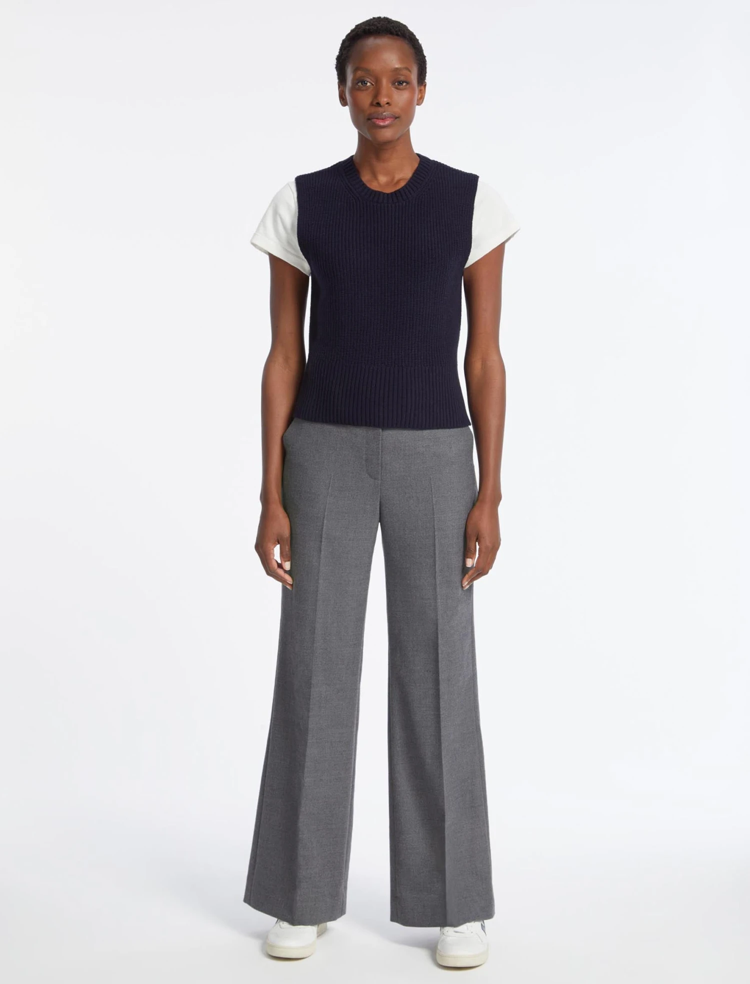 Janie Wool Round Neck Sleeveless Jumper - Navy 4 Janie Wool Round Neck Sleeveless Jumper - Navy - Image 2