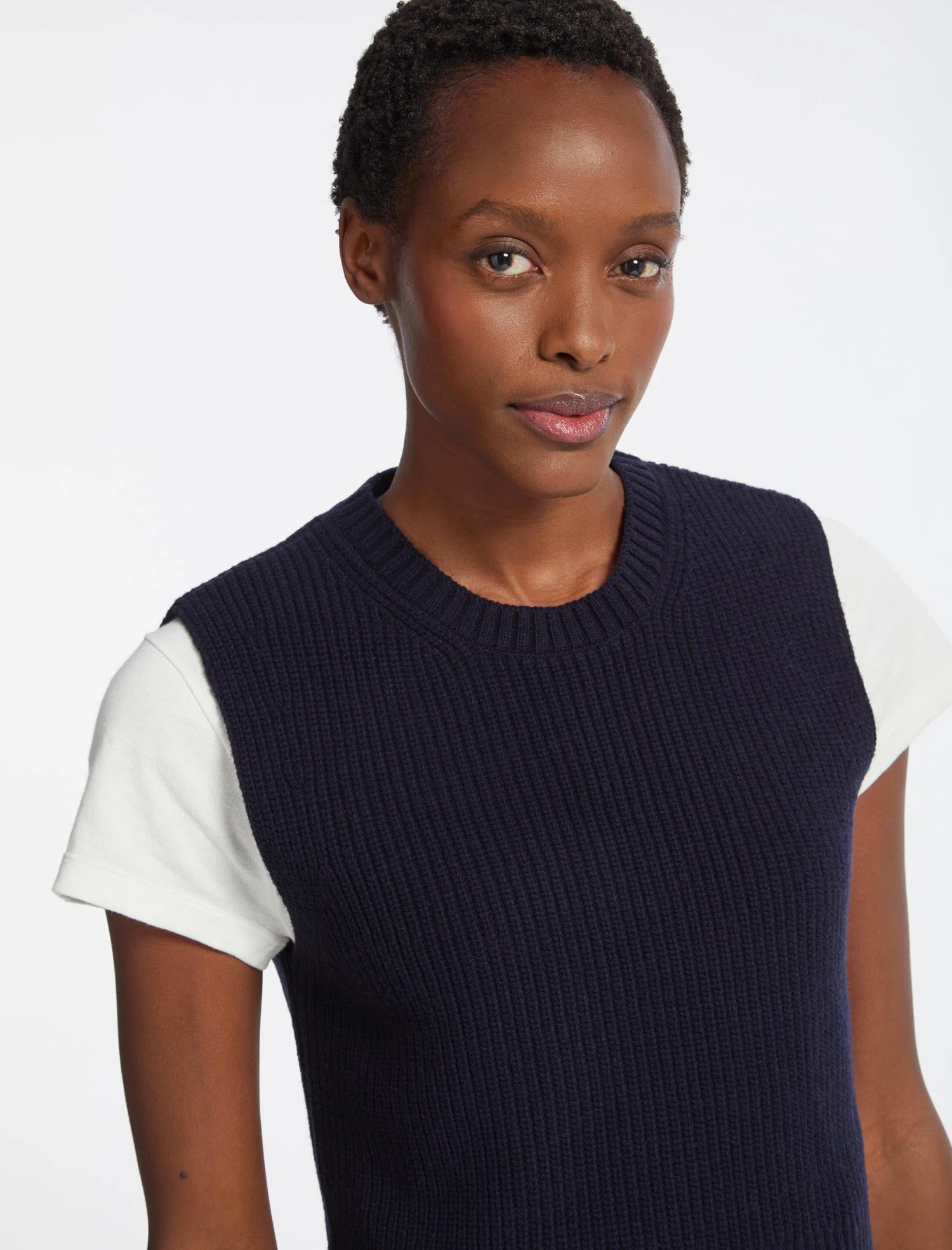 Janie Wool Round Neck Sleeveless Jumper - Navy 3 Janie Wool Round Neck Sleeveless Jumper - Navy