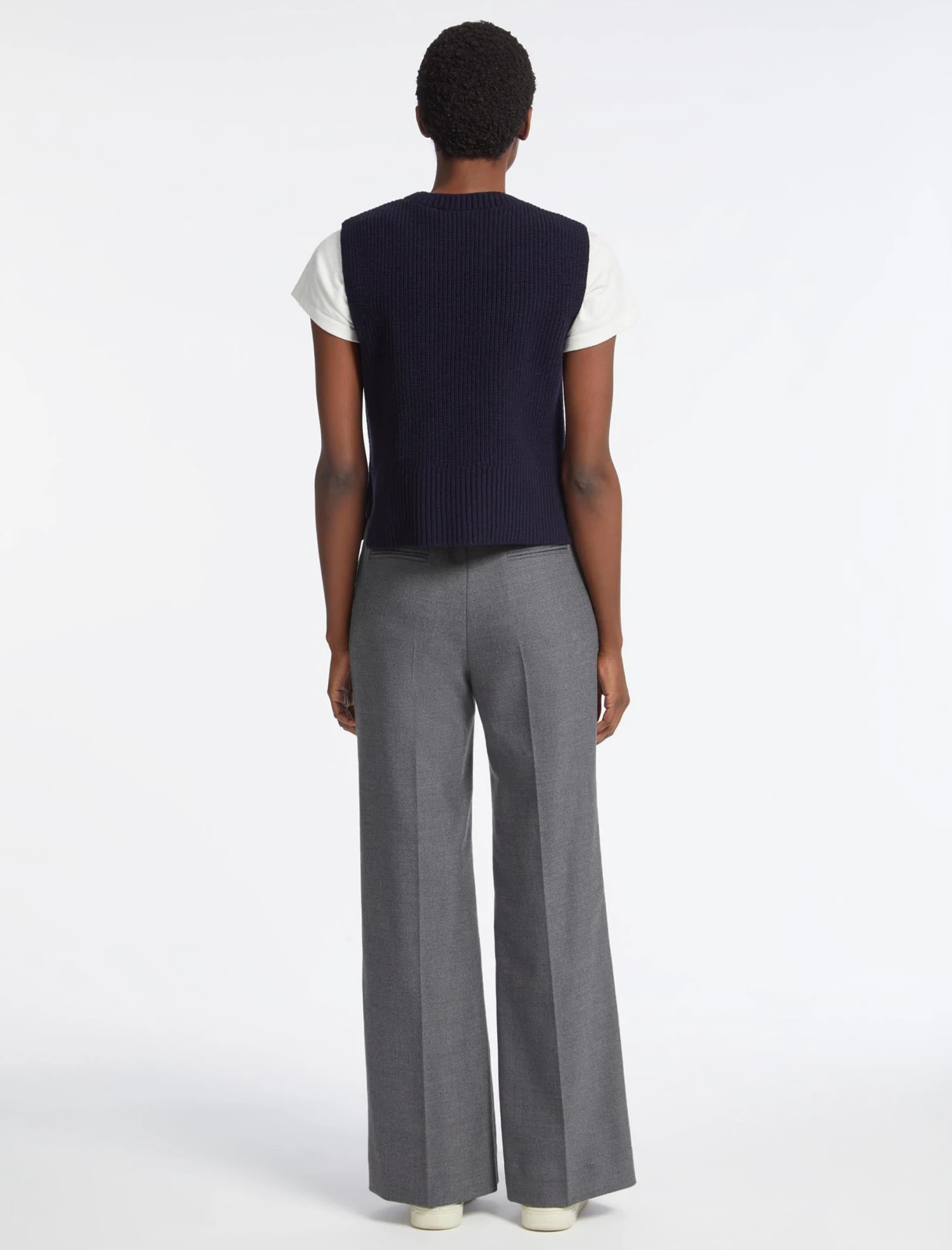 Janie Wool Round Neck Sleeveless Jumper - Navy 5 Janie Wool Round Neck Sleeveless Jumper - Navy - Image 3