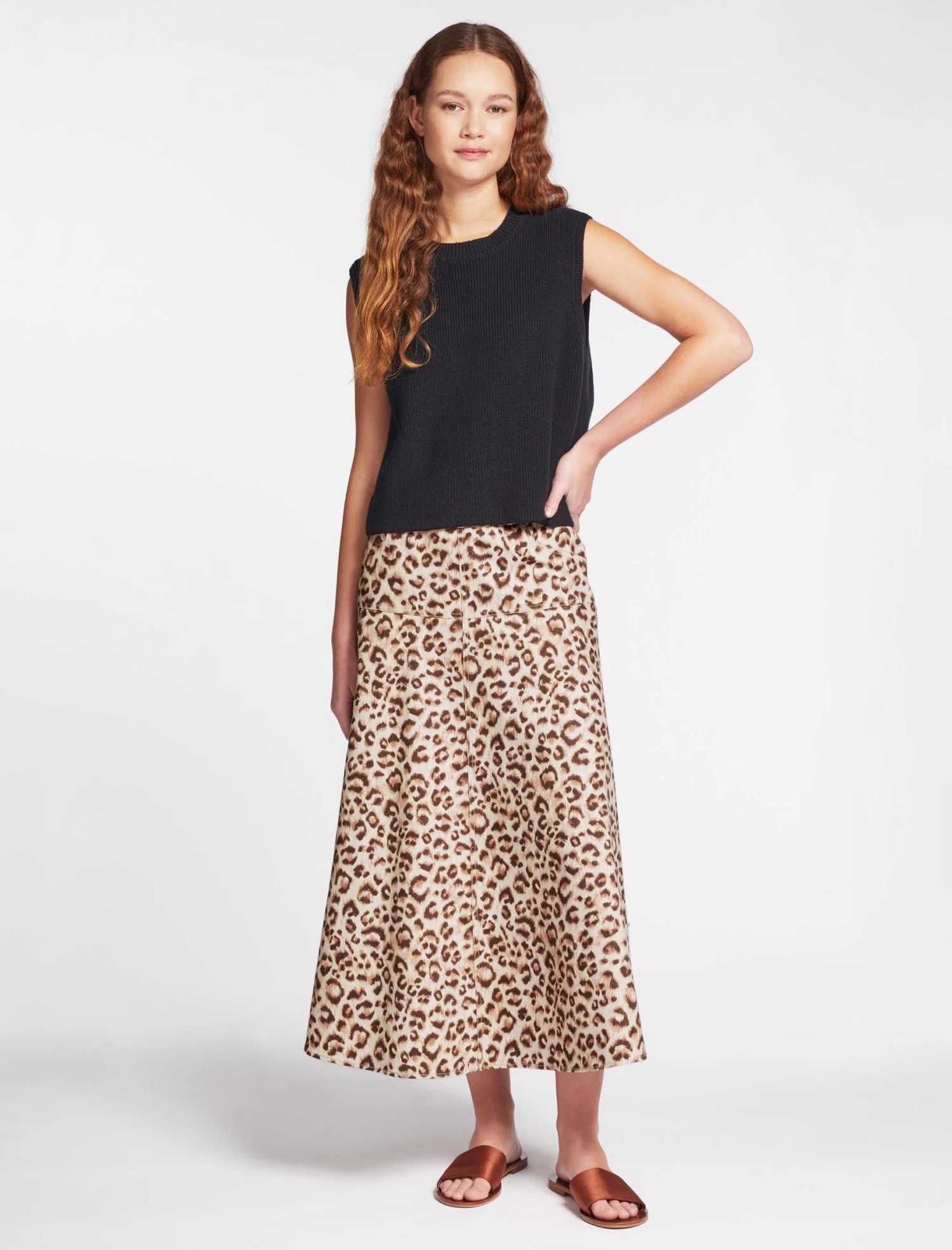 Julie Cotton Round Neck Sleeveless Jumper - Black 4 Julie Cotton Round Neck Sleeveless Jumper - Black - Image 2