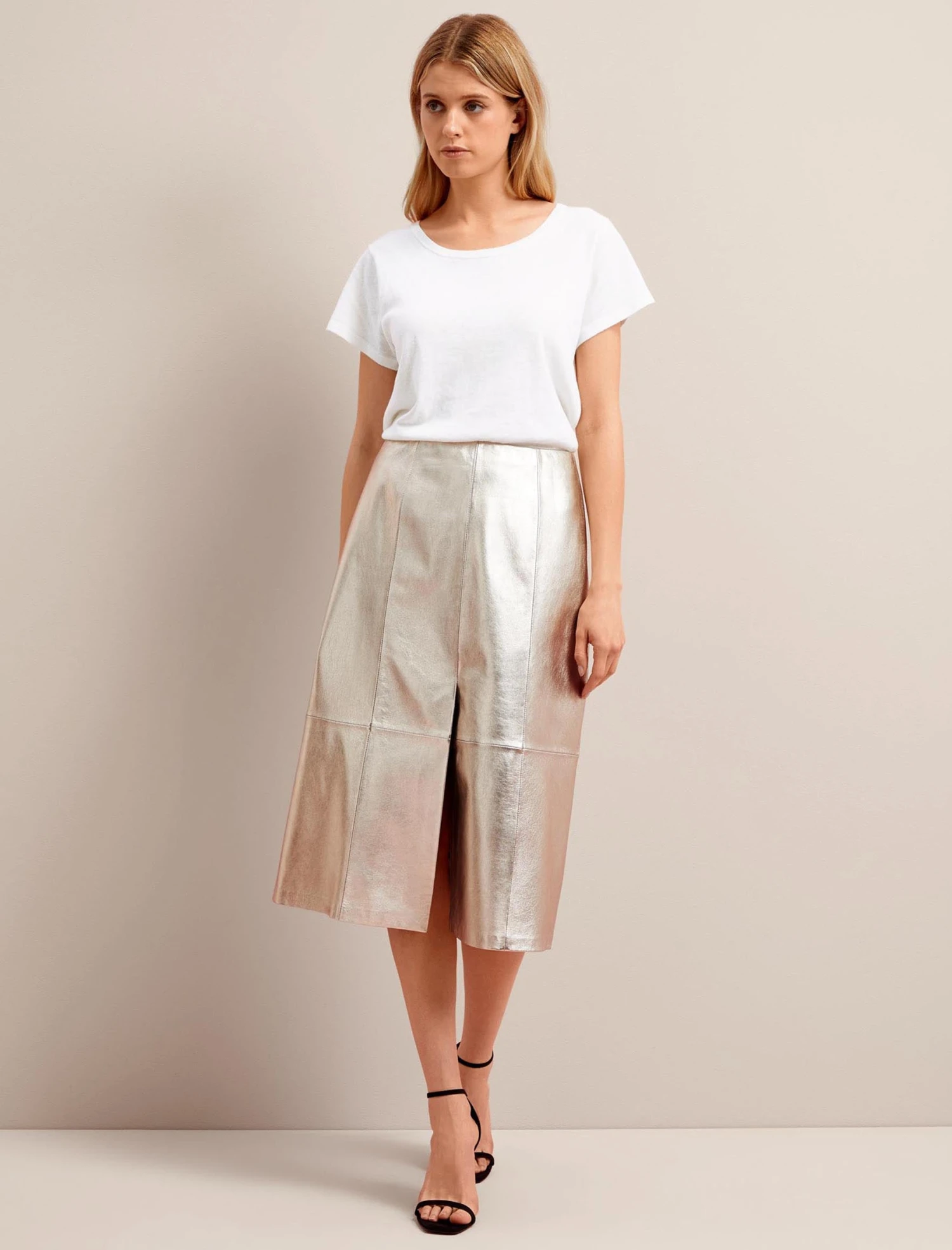 Madison Linen Blend Round Neck Knit T-Shirt - White 4 Madison Linen Blend Round Neck Knit T-Shirt - White - Image 2