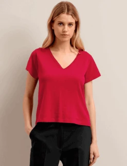 Madison Linen Blend V Neck Knit T-Shirt - Red