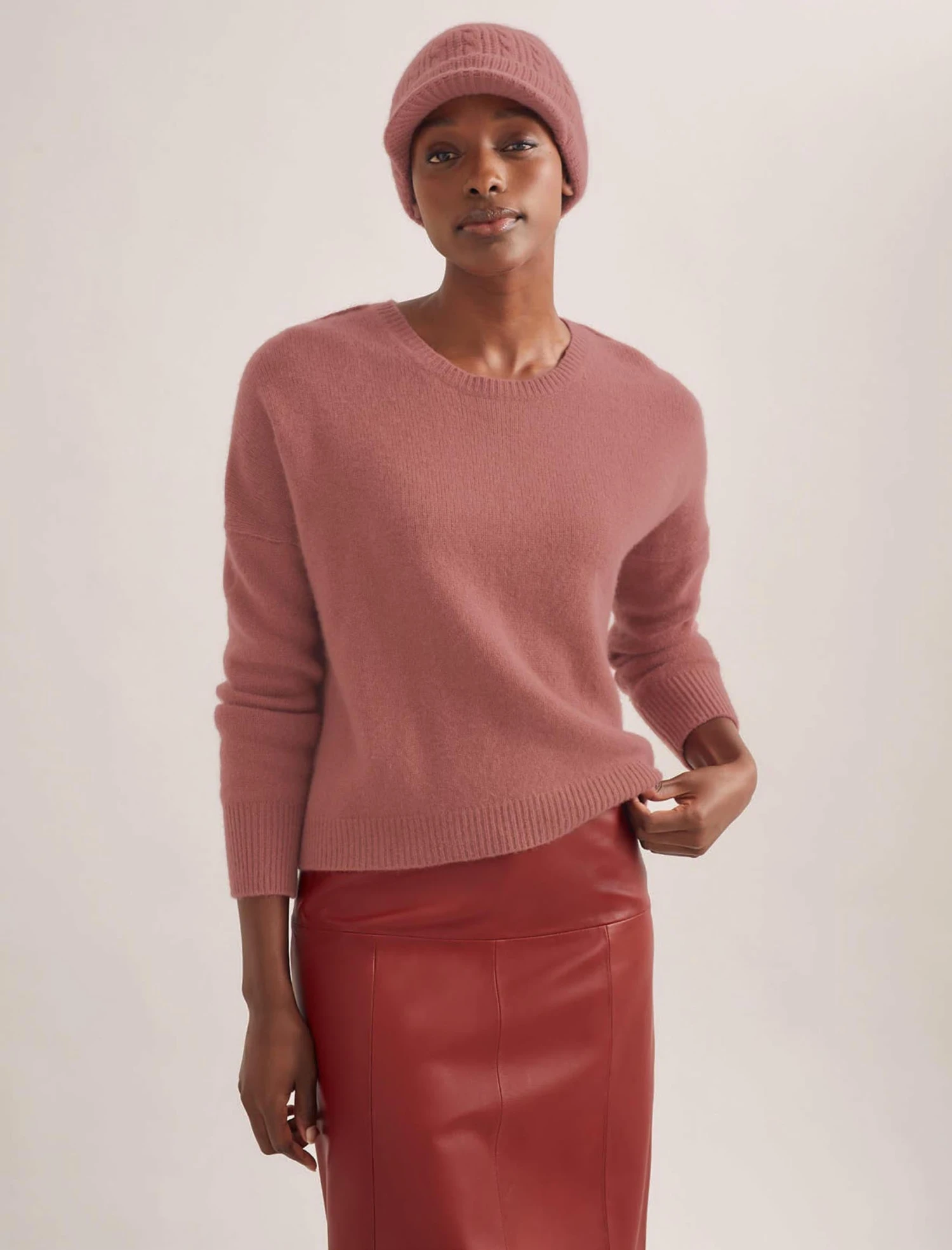 Beata Cashmere Hat - Dark Rose - Image 6